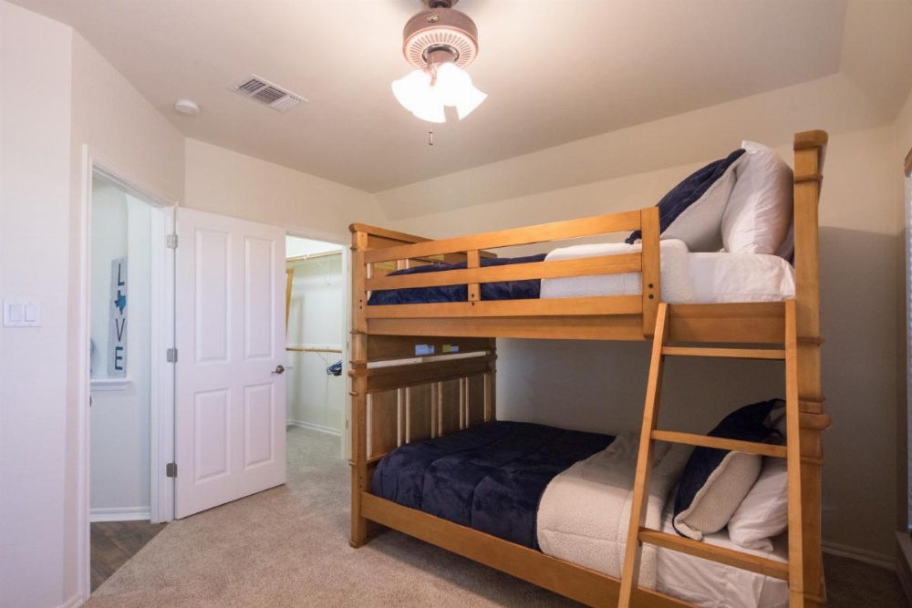 Lakeside Haven Townhouse Image 12
