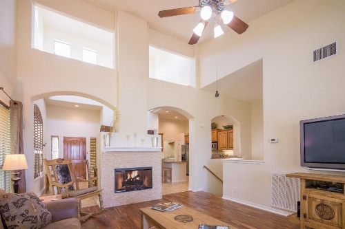 Lakeside Haven Townhouse image 27