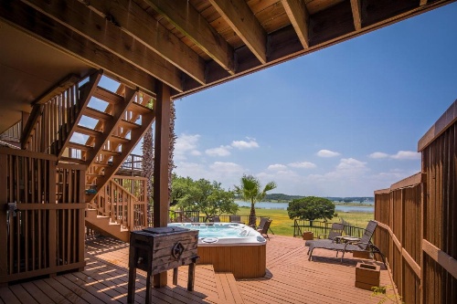 Lakeside Haven Townhouse image 28