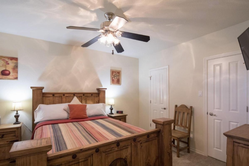 Lakeside Haven Townhouse Image 29