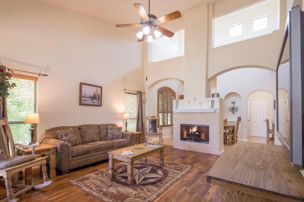 Lakeside Haven Townhouse Image 8